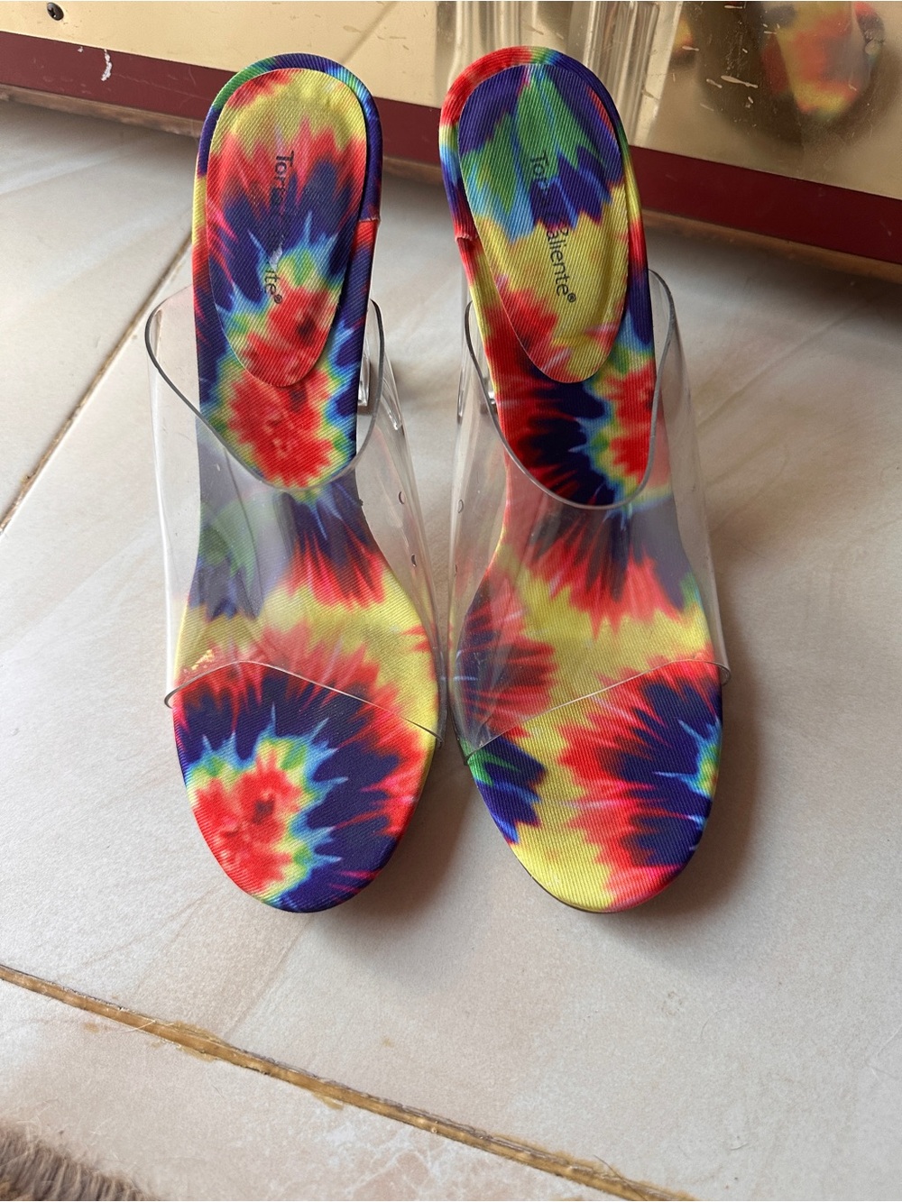 Torta Caliente Women's High Heel Shoes, Multicolor, Size 9 1/2.      3-inch Heel